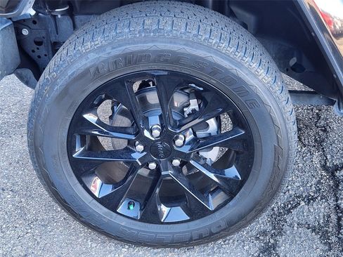 Used 2021 Jeep Wrangler Unlimited Sahara w/ Cold Weather Group image 6