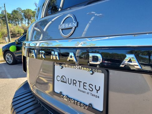 Certified 2021 Nissan Armada Platinum image 8