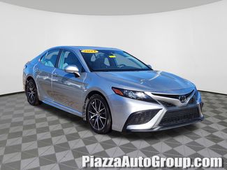 Used 2021 Toyota Camry SE w/ Cold Weather Package video 1
