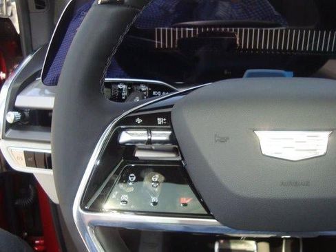 New 2026 Cadillac Vistiq Sport image 11