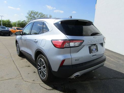 Used 2022 Ford Escape Titanium FWD image 4