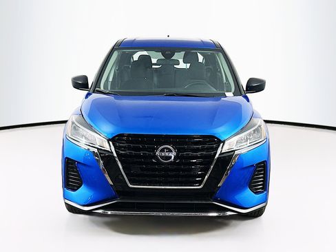 Used 2024 Nissan Kicks S FWD image 2