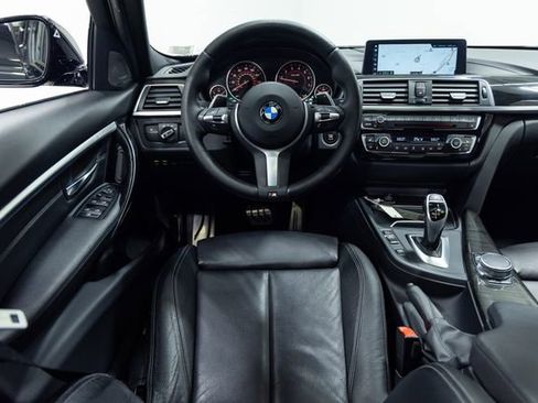 Used 2018 BMW 340i xDrive Sedan w/ Premium Package AWD/4WD image 3