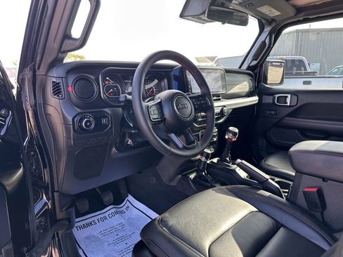 Used 2024 Jeep Wrangler Rubicon w/ Convenience Group image 12