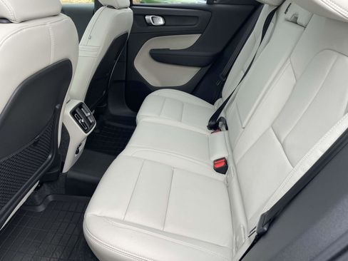 New 2025 Volvo XC40 B5 Plus w/ Protection Package Premier image 20