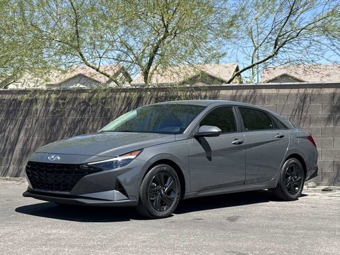 Used 2023 Hyundai Elantra SEL FWD image 4