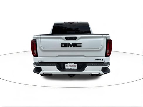 Used 2020 GMC Sierra 1500 AT4 w/ AT4 Premium Package AWD/4WD image 4