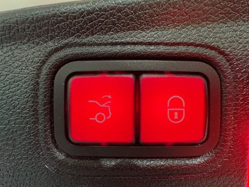 Used 2020 Mercedes-Benz C 300 4MATIC Coupe image 44