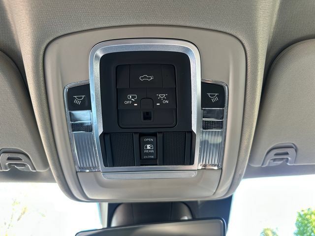 Used 2022 RAM 1500 Laramie AWD/4WD image 42