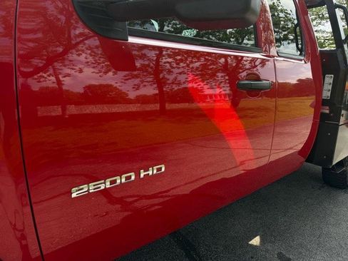 Used 2013 Chevrolet Silverado 2500 LT w/ Interior Plus Package AWD/4WD image 16