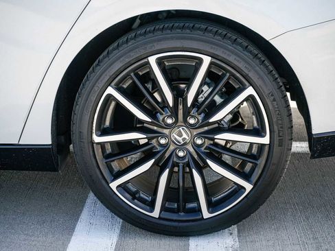 Used 2023 Honda Accord Touring image 10