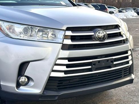Used 2018 Toyota Highlander XLE w/ Protection Package #3 image 2