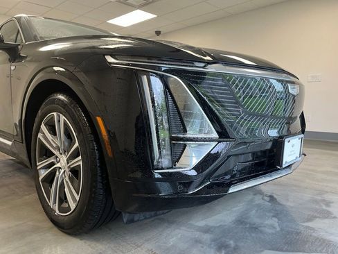 Certified 2024 Cadillac Lyriq Luxury w/ LPO, Floor Liner Package AWD/4WD image 6