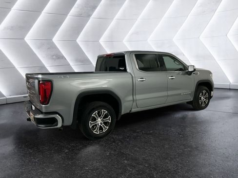 Used 2025 GMC Sierra 1500 SLT image 4