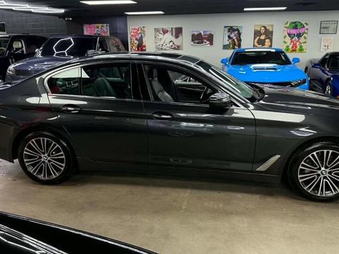 Used 2017 BMW 540i xDrive AWD/4WD image 8
