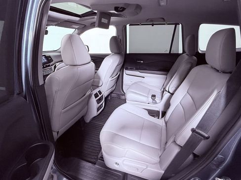 Used 2019 Honda Pilot Touring image 21