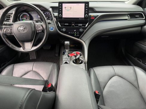 Used 2022 Toyota Camry XSE image 13