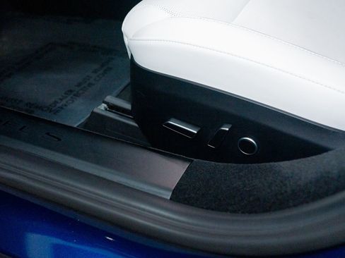 Used 2023 Tesla Model S Plaid image 21