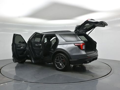 Used 2025 Ford Explorer ST w/ Sun And Sound Package AWD/4WD image 39
