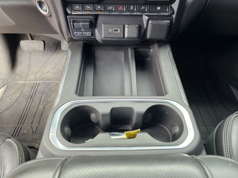Used 2021 Chevrolet Silverado 1500 High Country w/ Technology Package AWD/4WD image 28