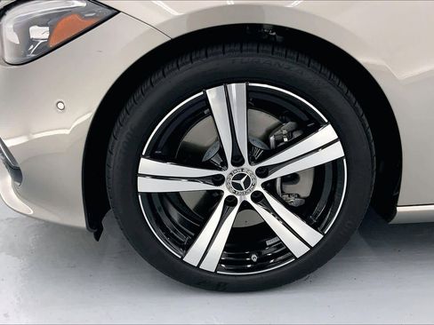 Used 2023 Mercedes-Benz C 300 Sedan image 9