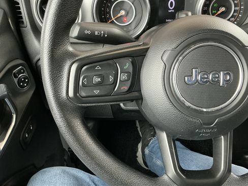 Used 2021 Jeep Wrangler Unlimited Sport image 12