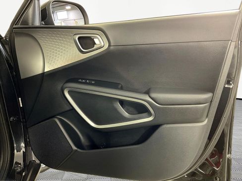 Used 2023 Kia Soul LX FWD image 26