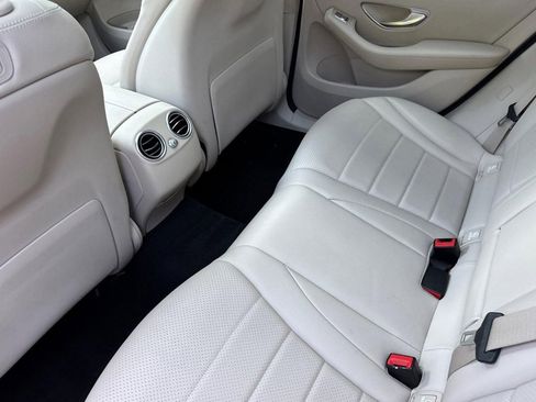 Used 2019 Mercedes-Benz GLC 300 image 29
