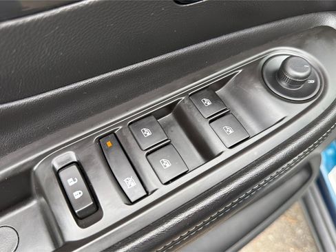 Used 2020 Buick Encore Preferred AWD/4WD image 19