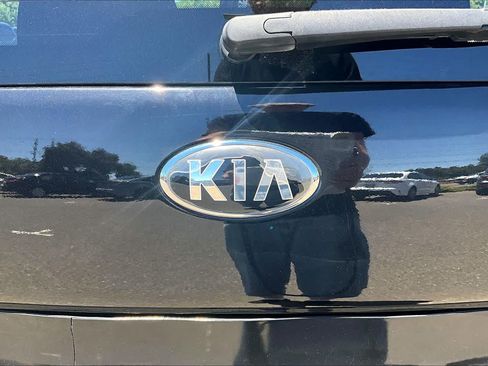 Used 2017 Kia Soul FWD image 30