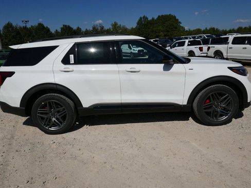 New 2025 Ford Explorer ST-Line w/ ST-Line Street Pack image 3
