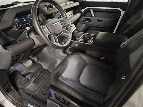 Used 2023 Land Rover Defender 110 X-Dynamic SE image 10