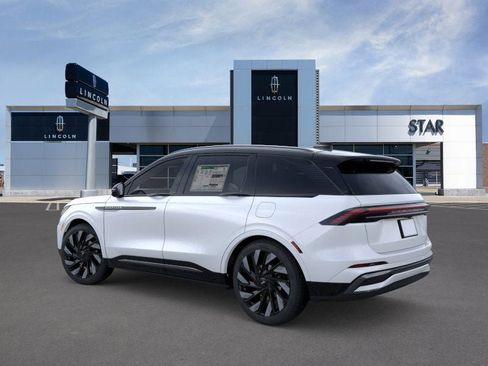 New 2025 Lincoln Nautilus Reserve image 4