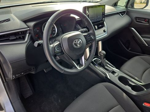 Used 2022 Toyota Corolla Cross LE w/ Black Badges Package (TMS) AWD/4WD image 13