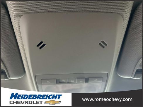 Certified 2022 Chevrolet Trax LT w/ LT Convenience Package image 24