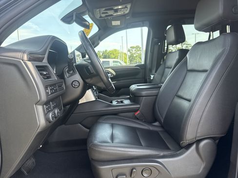 Used 2022 Chevrolet Tahoe LT w/ Luxury Package image 17