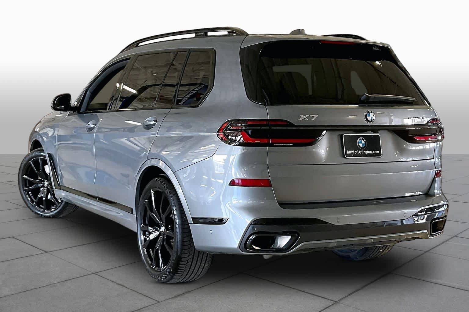 Used 2024 BMW X7 xDrive40i w/ M Sport Package AWD/4WD image 11