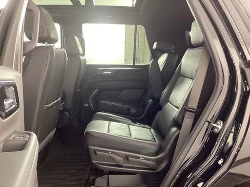 Used 2025 Chevrolet Tahoe Z71 w/ Z71 Off-Road Package image 15