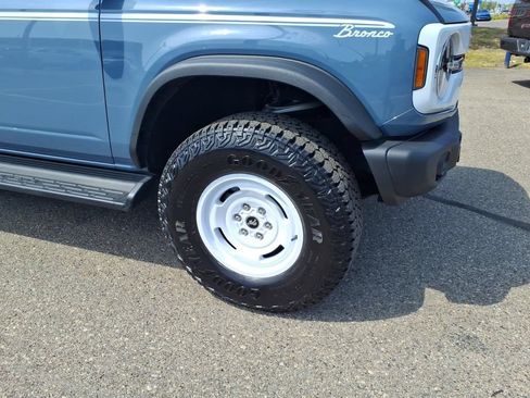 Used 2025 Ford Bronco Heritage Edition AWD/4WD image 4