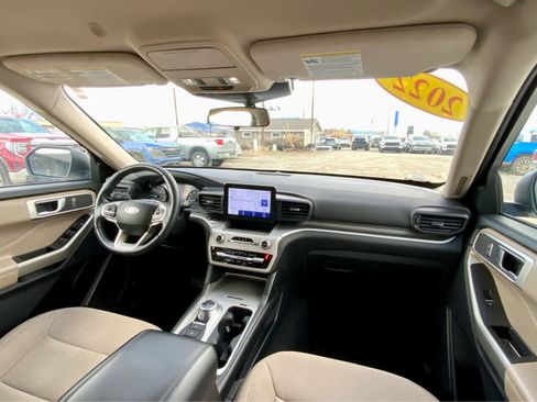 Used 2022 Ford Explorer XLT AWD/4WD image 35