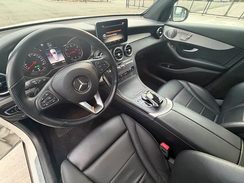 Used 2019 Mercedes-Benz GLC 300 4MATIC image 25