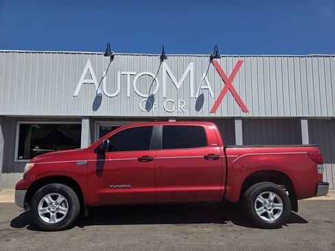 Used 2012 Toyota Tundra 4x4 CrewMax w/ SR5 Pkg image 1