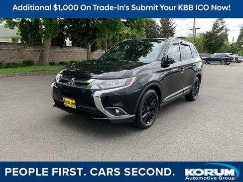 Used 2018 Mitsubishi Outlander LE AWD/4WD image 1