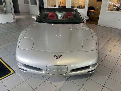 Used 2001 Chevrolet Corvette Convertible w/ Preferred Equipment Group2 RWD image 9