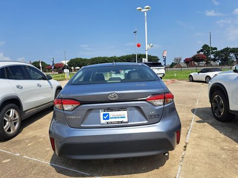 Used 2023 Toyota Corolla LE FWD image 3