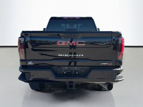 Used 2025 GMC Sierra 2500 AT4 w/ AT4 Premium Plus Package image 4