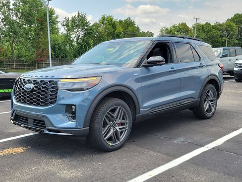 New 2026 Ford Explorer ST-Line w/ ST-Line Street Pack AWD/4WD image 8
