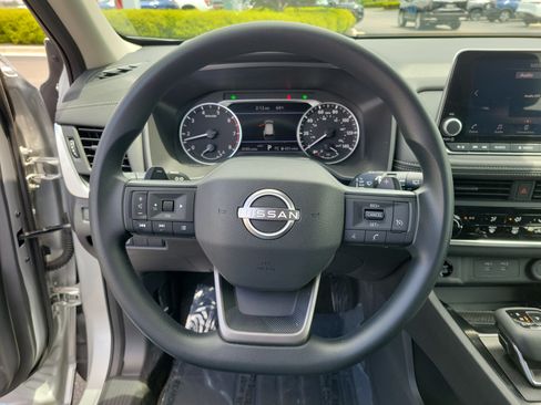 Used 2025 Nissan Rogue S AWD/4WD image 21