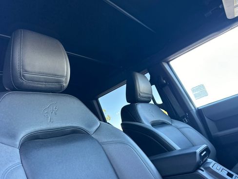 Used 2023 Ford Bronco Black Diamond w/ Sasquatch Package image 17