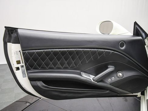 Used 2016 Ferrari California T image 46